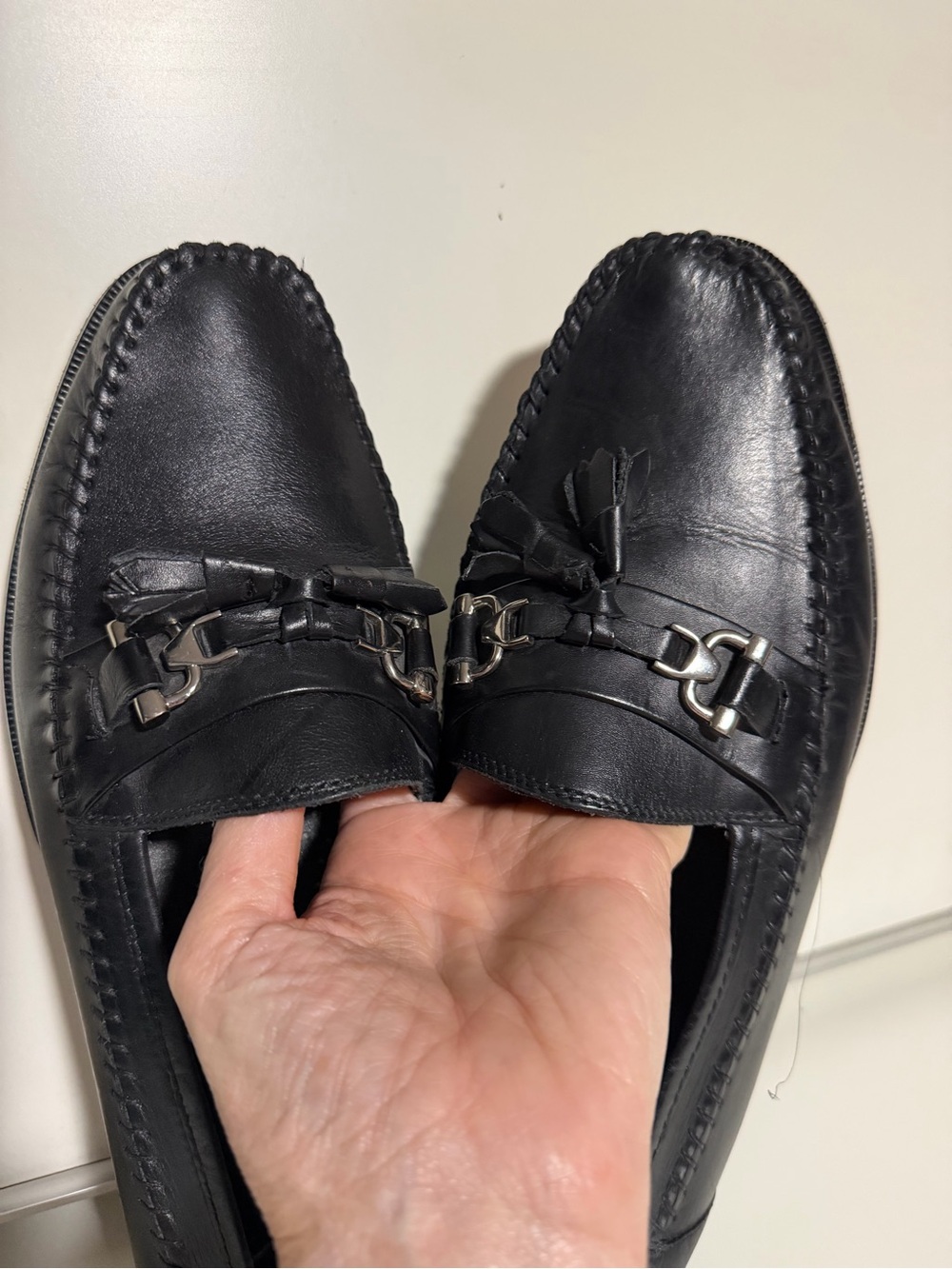 Giorgio Brutini Black Men's Leather Tassel Loafers - Picture 5 of 5